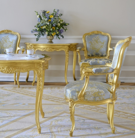 Pałac Prezydencki Krakowskie Przedmieście, Sala Biała, Projekt dywanu, projekt dekoracji okiennych,  projekt tapicerki meblowej, projekt wnętrz pałacowych, projektowanie wnętrz historycznych, Projektowanie wnętrz muzealnych, Projektowanie wnętrz klasycznych,