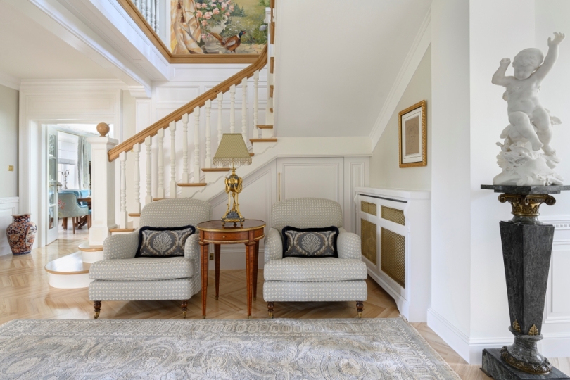 Projektowanie mebli tapicerowanych na zamówienie, projektowanie dywanów, Projektowanie wnętrz historycznych, projektowanie wnętrz muzealnych, projektowanie wnętrz klasycznych, projektowanie wnętrz stylowch pełnych antyków