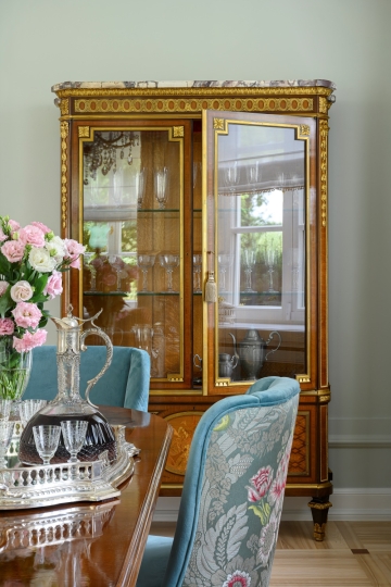 Projektowanie wnętrz historycznych, projektowanie wnętrz muzealnych, projektowanie wnętrz klasycznych, projektowanie wnętrz stylowch pełnych antyków