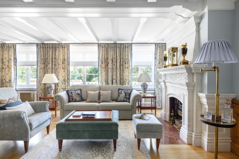 Projektowanie mebli tapicerowanych na zamówienie, projektowanie dekoracji do wnętrz, projektowanie mebli na zamówienie, projektowanie wnętrz  stylowych, projektowanie wnętrz klasycznych, projektowanie mebli tapicerowanych, projektowanie dekoracji okiennych zasłon i firanek, projektowanie kominków