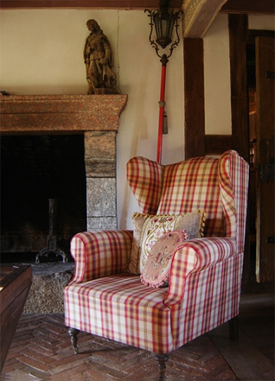 Domy kolekcjonera, wnętrza historyczne, Projektowanie wnętrz klasycznych, muzealnych, stylowych. Projektowanie mebli tapicerowanych, projektowanie stylowych kominków, portale kominkowe z kamienia