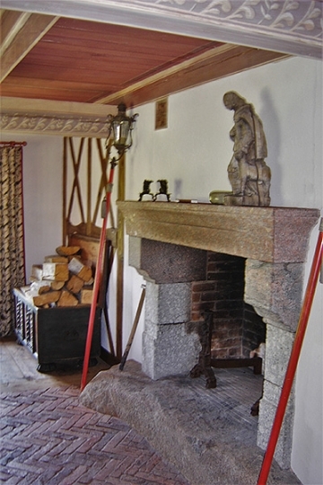 Domy kolekcjonera, projektowanie kominków do wnętrz historycznych, portale kominkowe z kamienia, wnętrza historyczne, Projektowanie wnętrz klasycznych, muzealnych, stylowych.