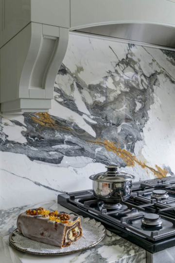 Blat marmurowy w kuchni, Kuchnia w stylu klasycznym, meble kuchenne na zamówienie, projektowanie kuchni w stylu klasycznym, stylowa kuchnia,