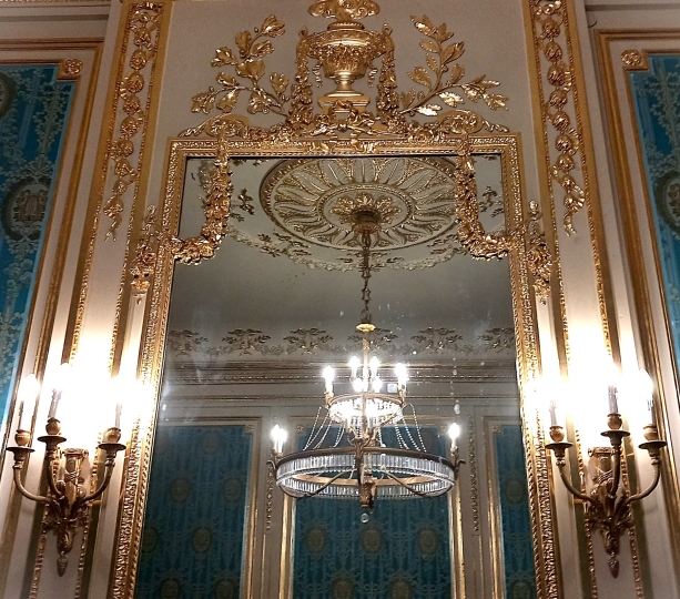 Pałac Karola Poznańskiego w Łodzi, wykonany według projektu żyrandol, projektowanie historycznego oświetlenia, projektowanie i wykonanie historycznych żyrandoli na zamówienie