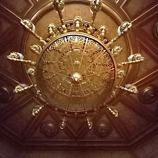 Pałac Karola Poznańskiego w Łodzi, wykonany według projektu żyrandol, projektowanie historycznego oświetlenia, projektowanie i wykonanie historycznych żyrandoli na zamówienie