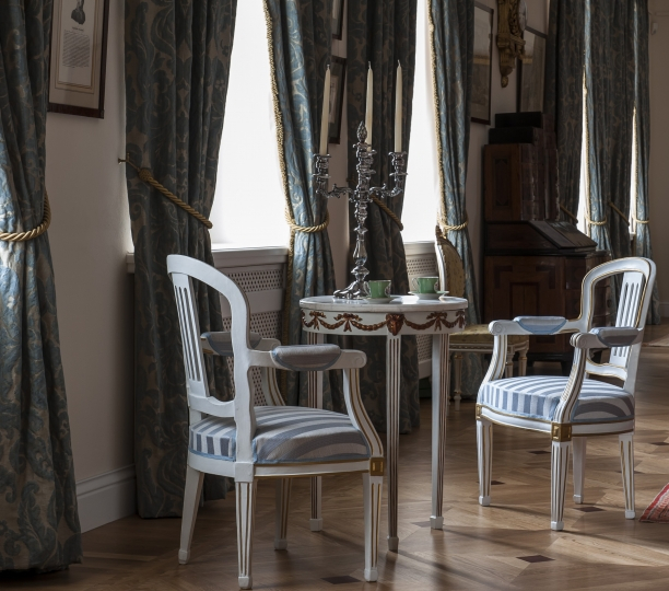 Zasłony w Sali Głównej Muzeum w Warce. Projekt KANACH INTERIORS