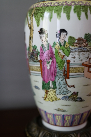 Lampa ceramiczna z motywem orientalnym