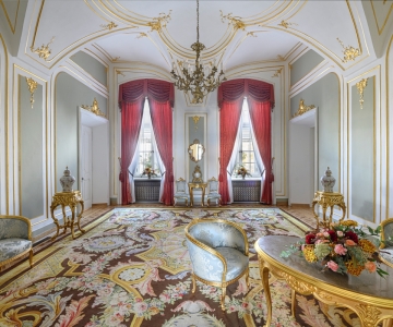 Sala rokoko, Pałac Prezydencki, projekt dekoracji okiennych wykonała Ewa Kanach