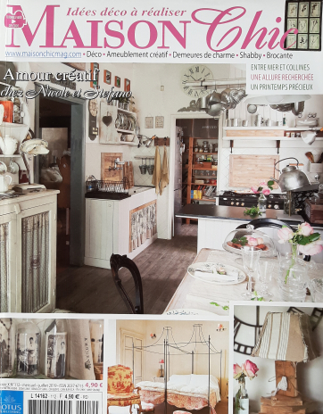 Okładka z francuskiego magazynu wnętrzarskiego Maison Chic z artykułem pt LE JUGEMENT DE PARIS o projekcie wnętrz domu zrealizowanym przez projektantkę wnętrz klasycznych i stylowych Ewę Kanach, KANACH INTERIORS LE JUGEMENT DE PARIS