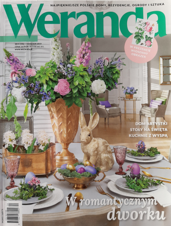 Okładka polskiego magazynu wnętrzarskiego Weranda z artykułem pt W HARMONII dotyczącym projektu wnętrz domu w Lipkowie zrealizowanym przez projektantkę wnętrz klasycznych i stylowych Ewę Kanach z KANACH INTERIORS 